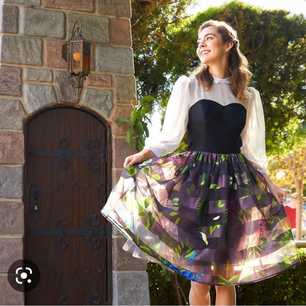 Official Disney Store Briar Rose Dress from Sleeping Beauty. (Aurora)